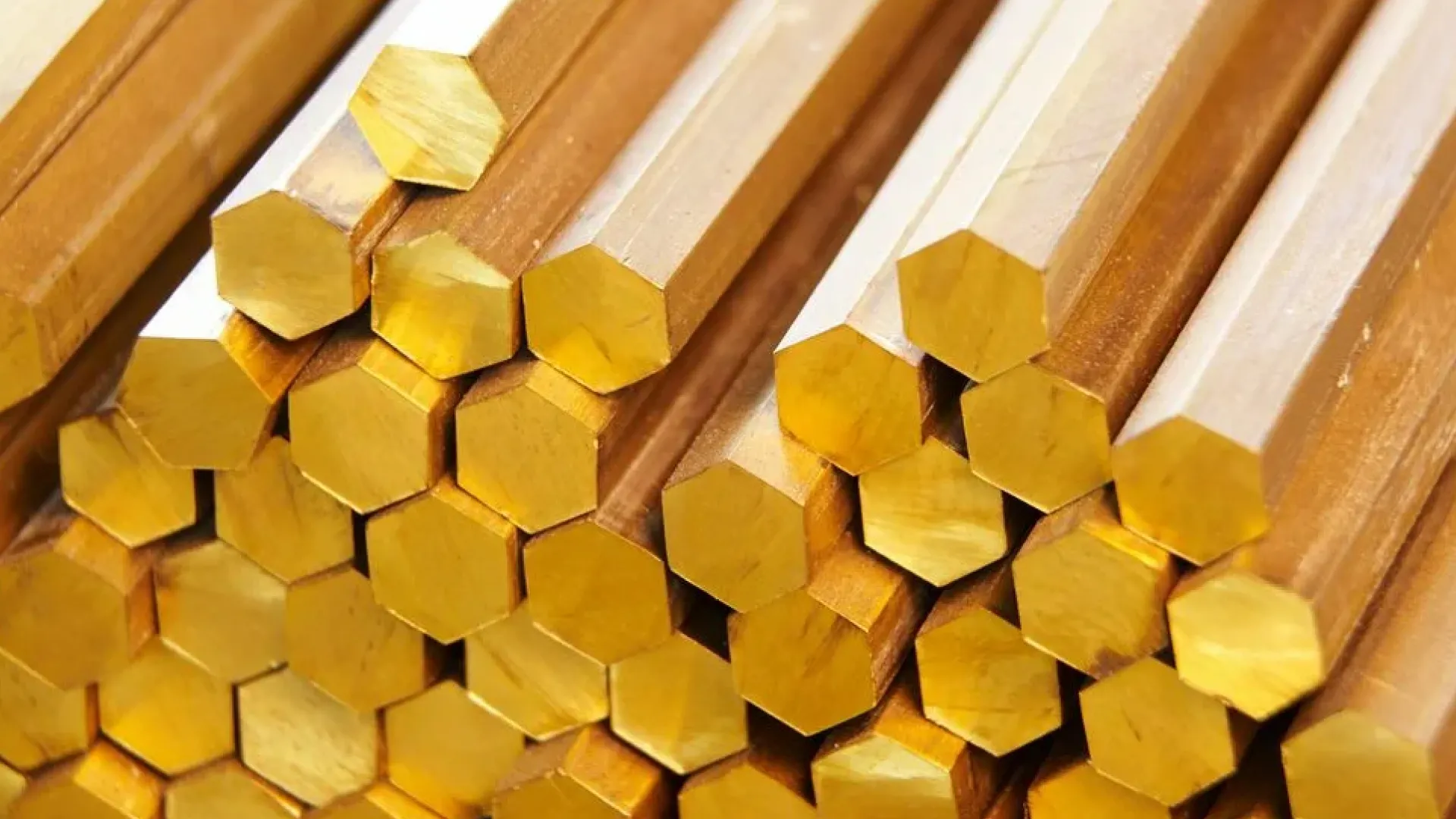 Шестигранник латунный 41 мм Л63 горячекатаный